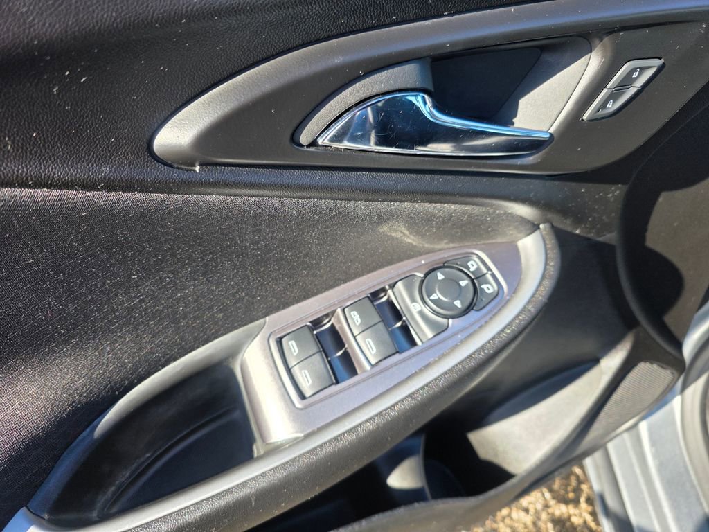 Used 2024 Chevrolet Malibu LT image 16