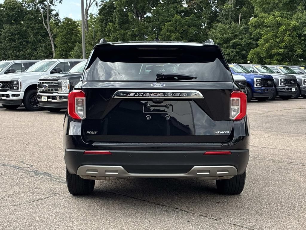 Certified 2023 Ford Explorer XLT w/ Equipment Group 202A AWD/4WD image 6