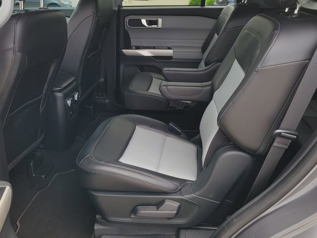 Certified 2022 Ford Explorer XLT w/ Equipment Group 202A AWD/4WD image 8