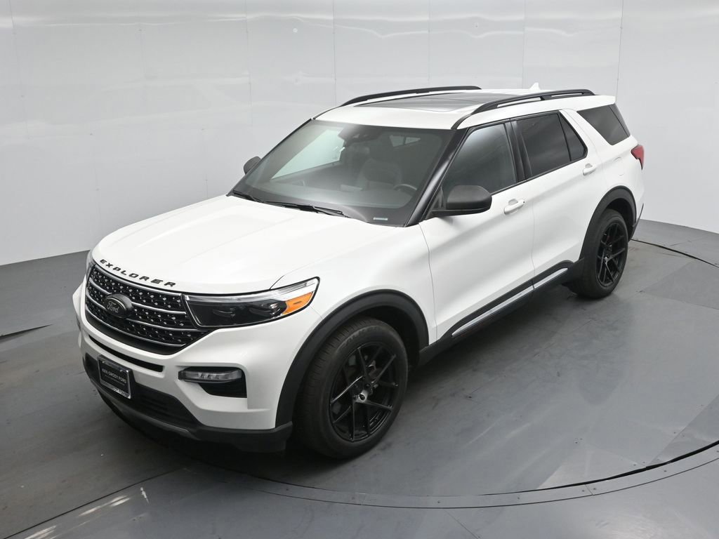 Certified 2020 Ford Explorer XLT w/ Equipment Group 202A image 25