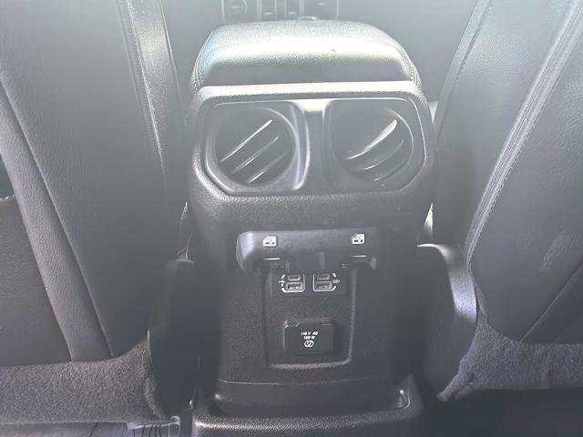 Used 2018 Jeep Wrangler Unlimited Sahara AWD/4WD image 22