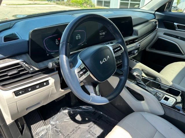 Used 2024 Kia Telluride EX w/ EX Captain's Chair Package AWD/4WD image 24