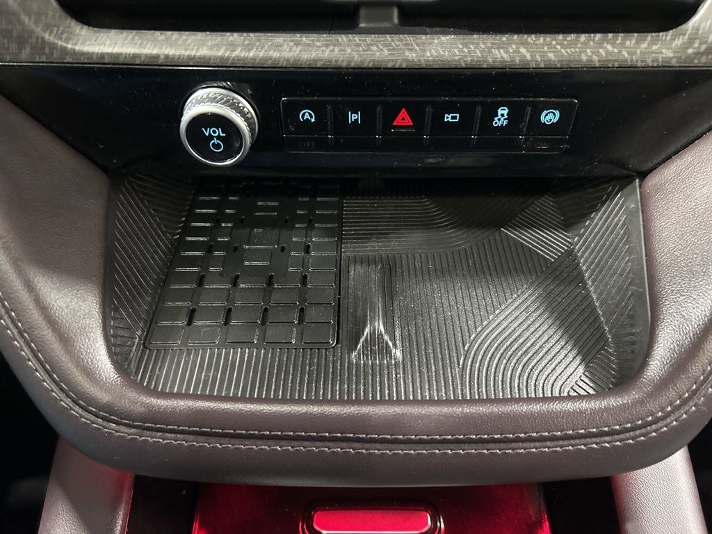 Certified 2025 Ford Explorer Platinum w/ Ultimate Package image 26