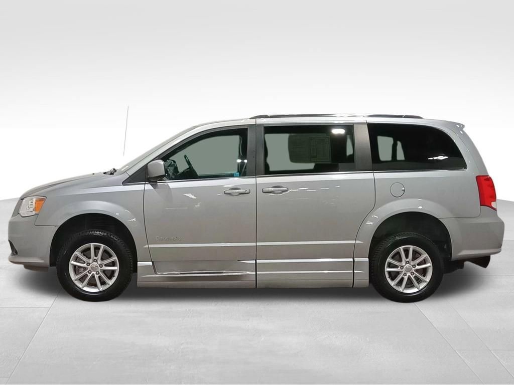 Used 2018 Dodge Grand Caravan SXT image 6