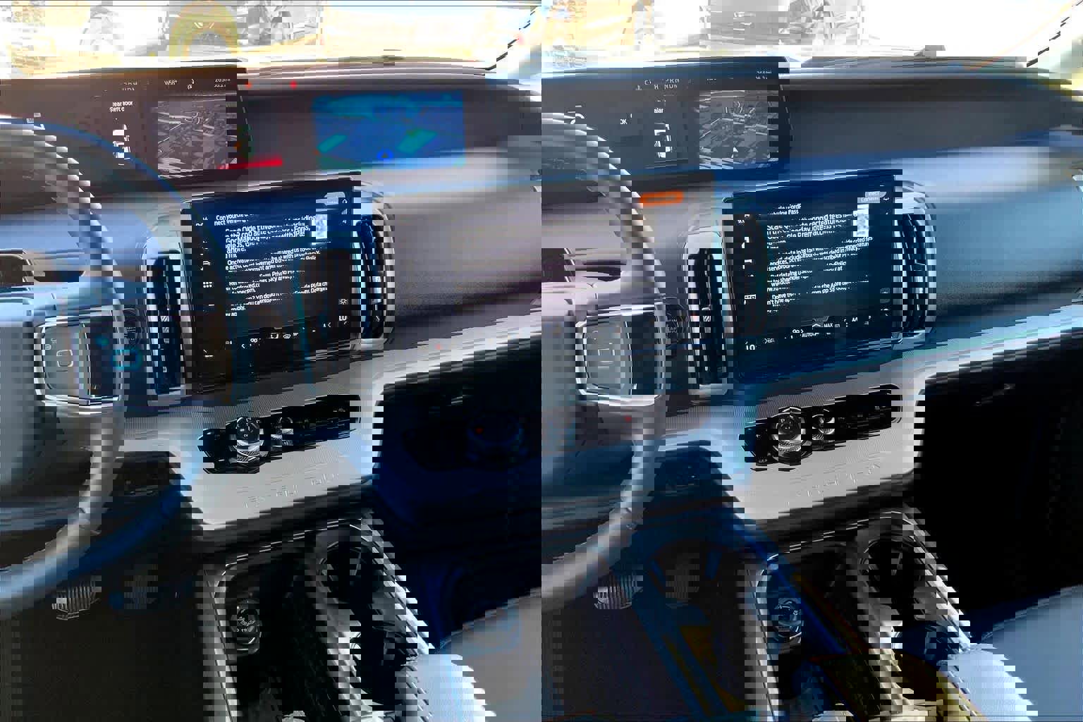 Certified 2025 Ford Expedition Max Active AWD/4WD image 9