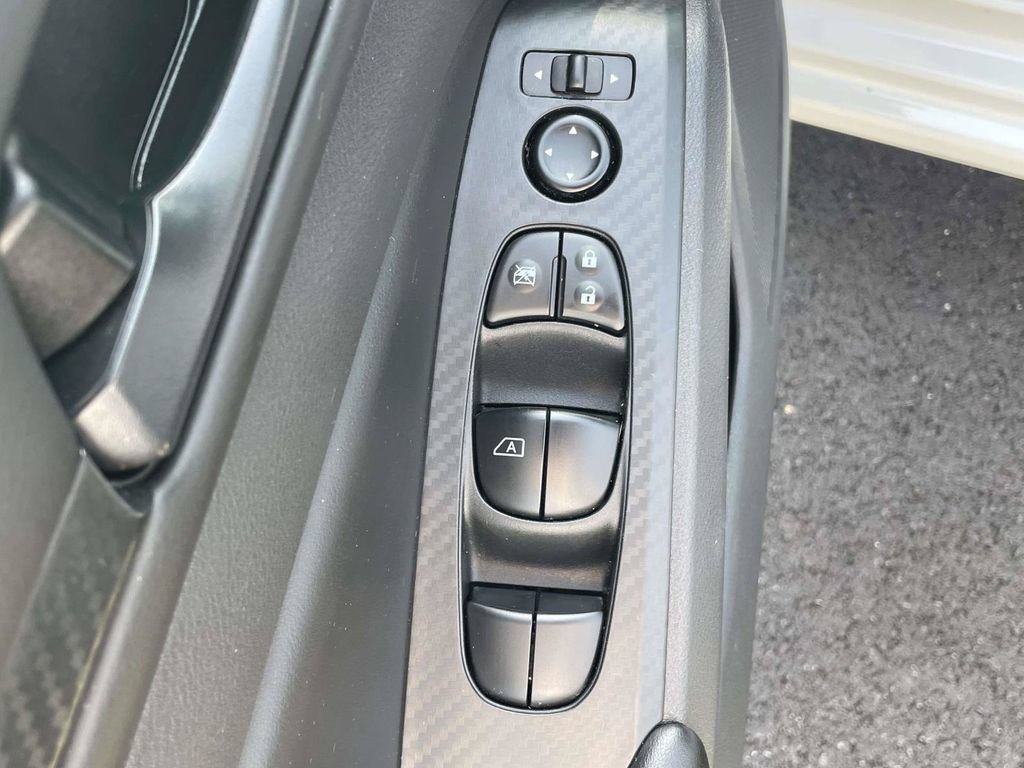 Used 2025 Nissan Altima 2.5 S FWD image 16