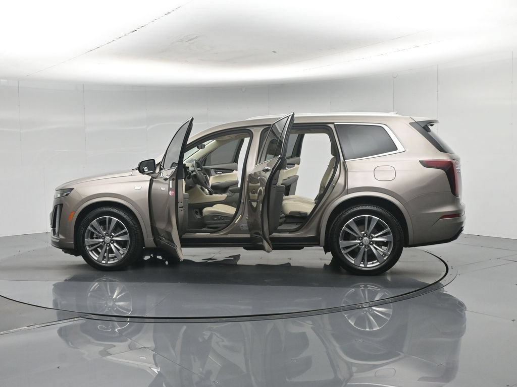 Used 2022 Cadillac XT6 Premium Luxury w/ Technology Package FWD image 40