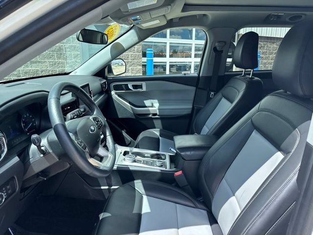 Certified 2023 Ford Explorer XLT w/ Equipment Group 202A AWD/4WD image 12