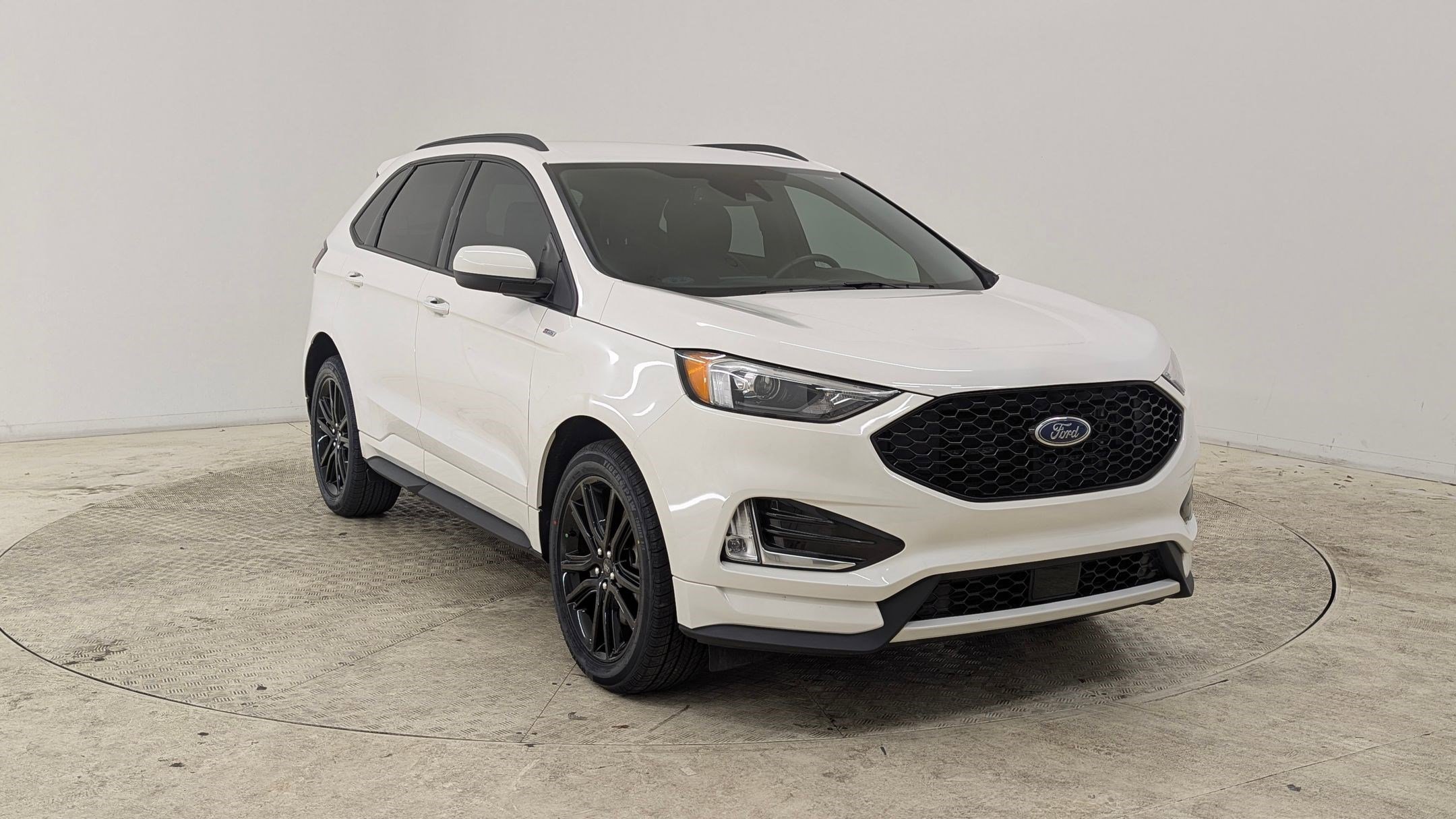 Certified 2022 Ford Edge ST-Line w/ Cargo Accessory Package image 6