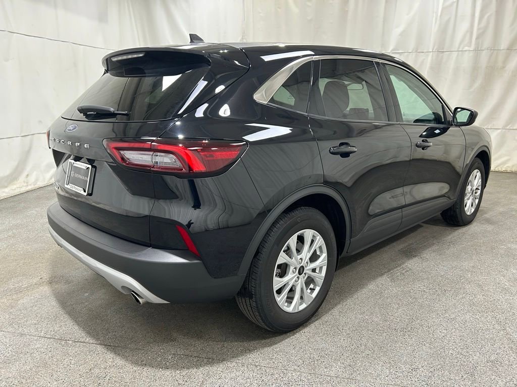 Certified 2024 Ford Escape Active w/ Cold Weather Package image 5