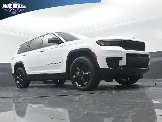 Used 2023 Jeep Grand Cherokee L Laredo AWD/4WD image 17