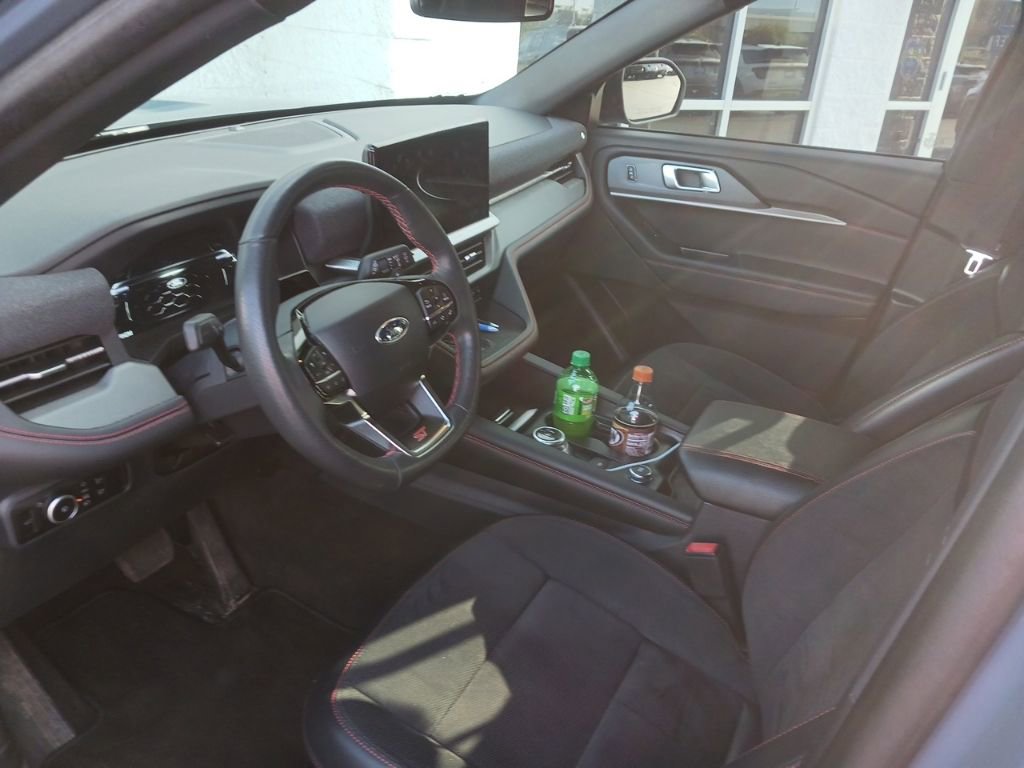 Certified 2025 Ford Explorer ST AWD/4WD image 7