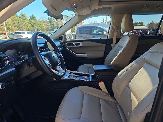 Certified 2022 Ford Explorer XLT w/ Equipment Group 202A image 33