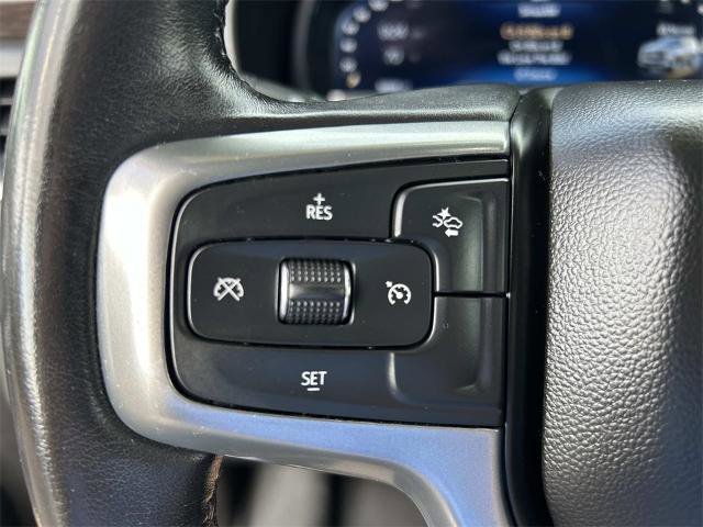 Used 2022 Chevrolet Suburban Z71 image 34