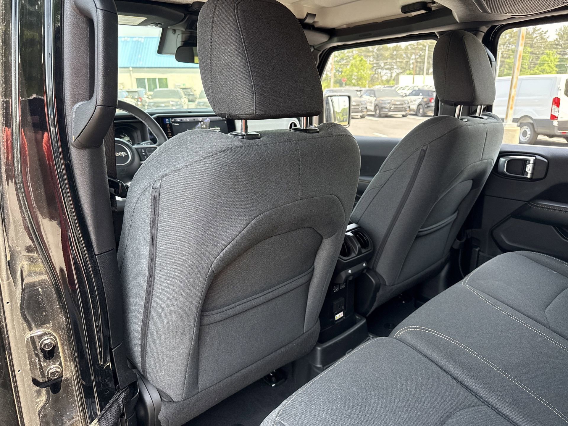 Used 2025 Jeep Wrangler Unlimited Sahara w/ Safety Group image 16