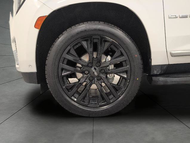 Used 2024 GMC Yukon XL Denali w/ Advanced Technology Package AWD/4WD image 5