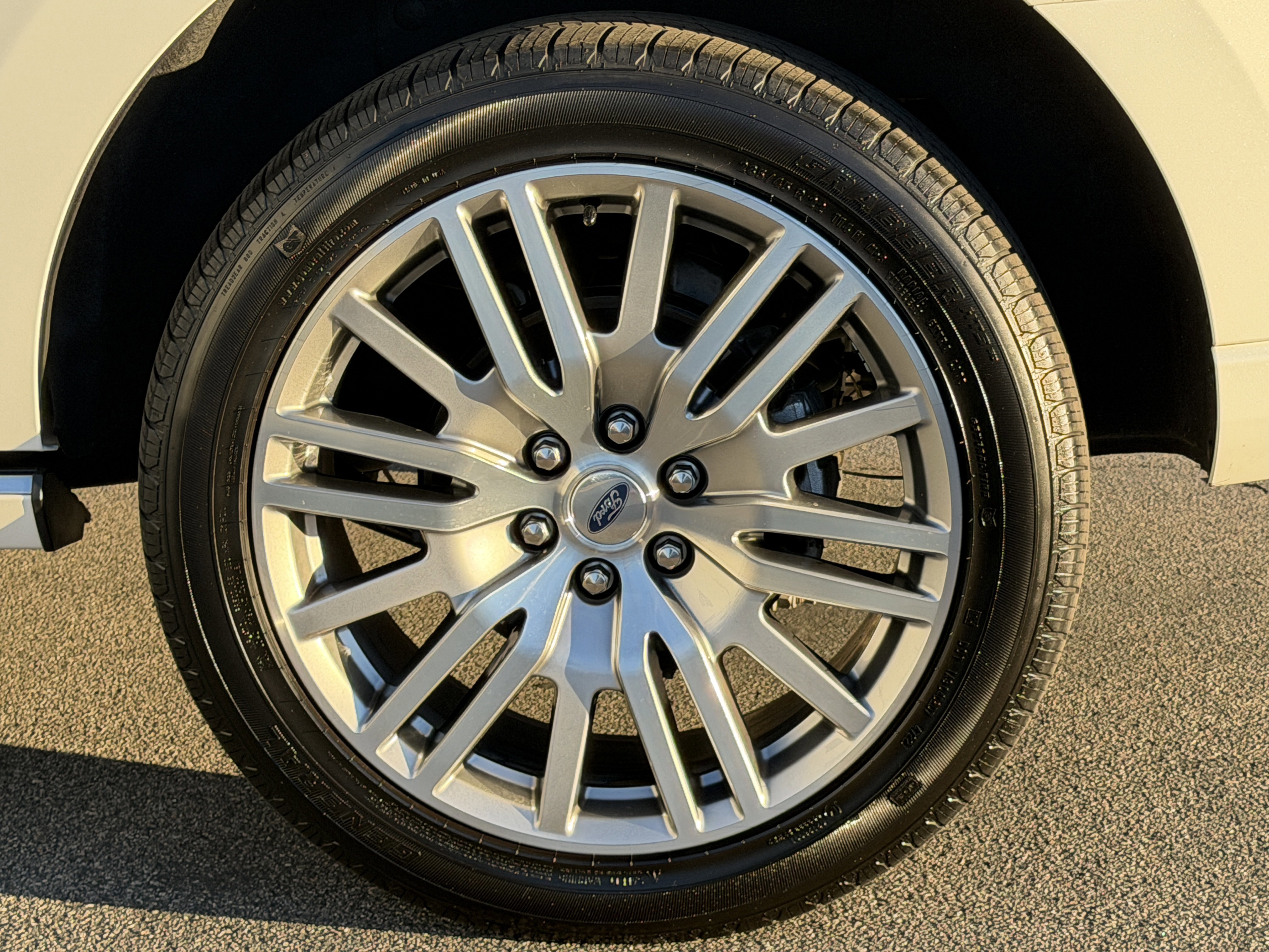 Certified 2023 Ford Expedition Platinum image 12