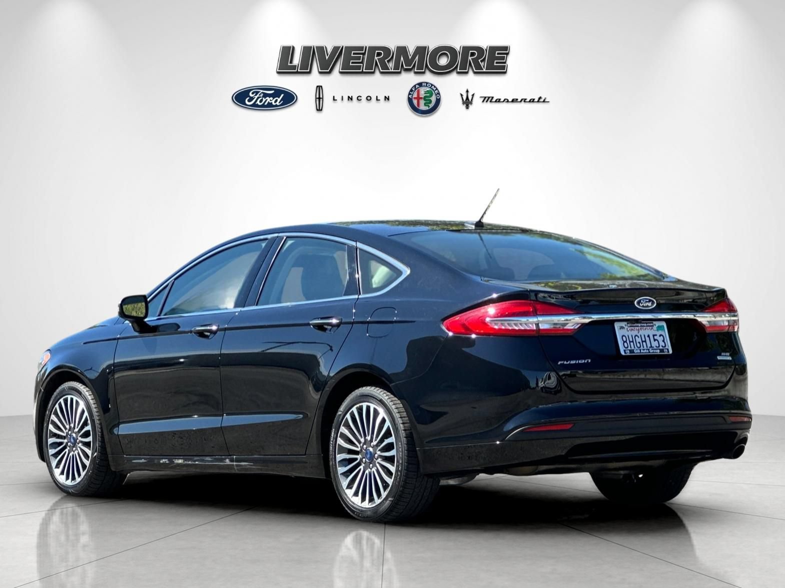 Certified 2018 Ford Fusion SE w/ Fusion SE Technology Package FWD image 5