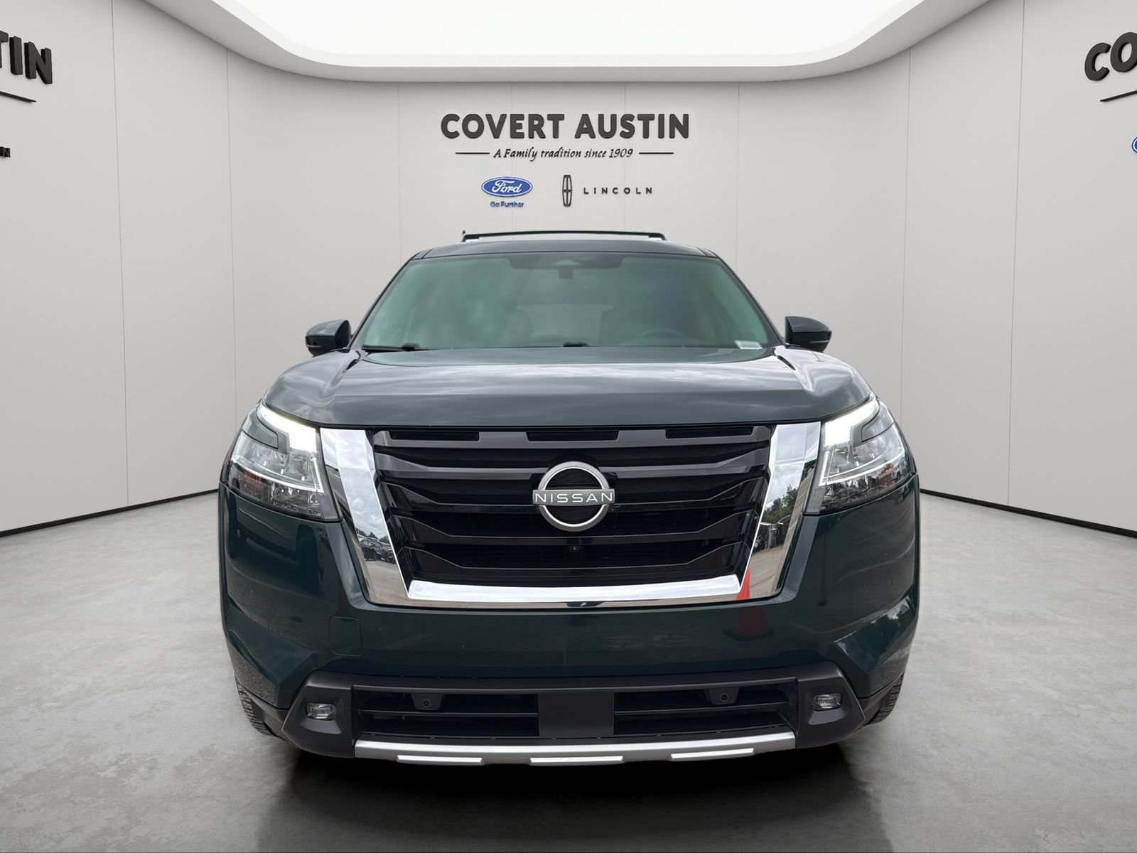 Used 2022 Nissan Pathfinder Platinum w/ Cargo Package AWD/4WD image 8