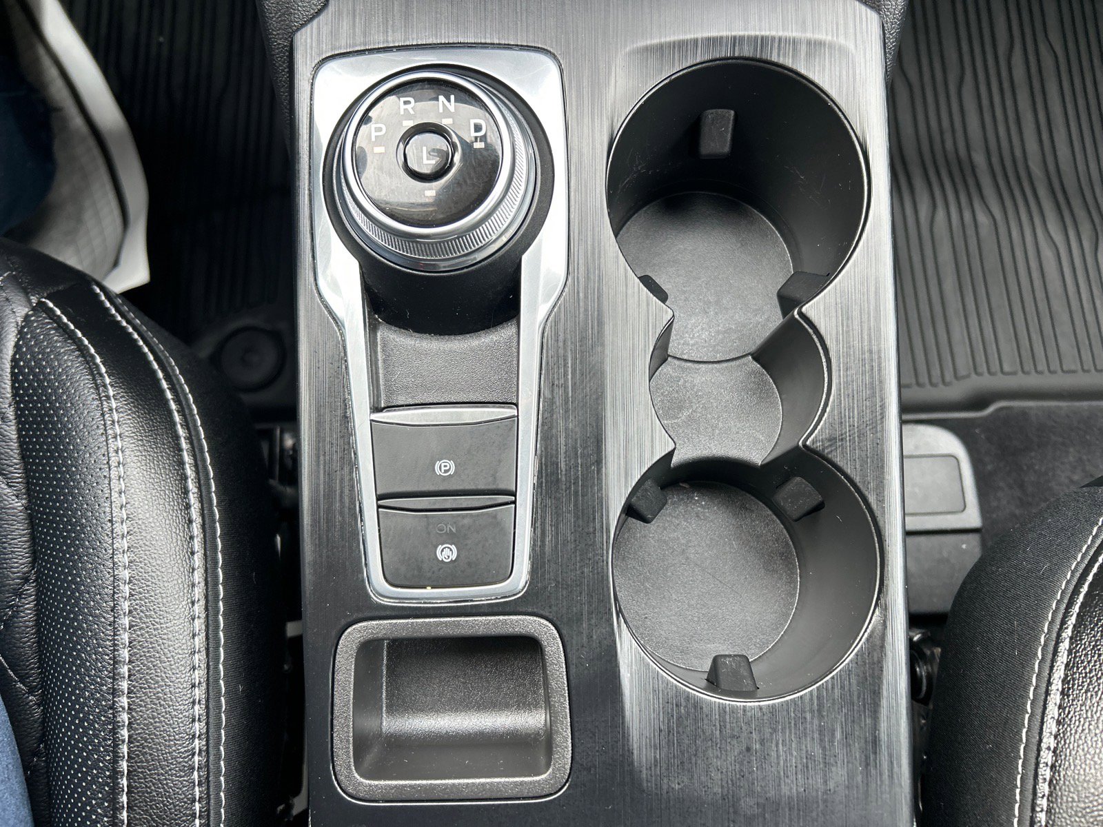 Certified 2023 Ford Escape Platinum w/ Premium Technology Package image 32