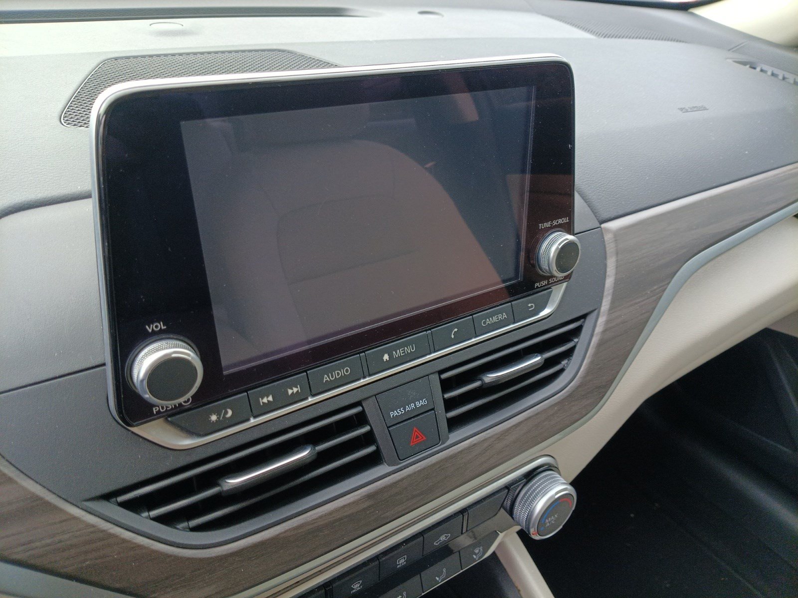 Used 2025 Nissan Altima 2.5 SV FWD image 12
