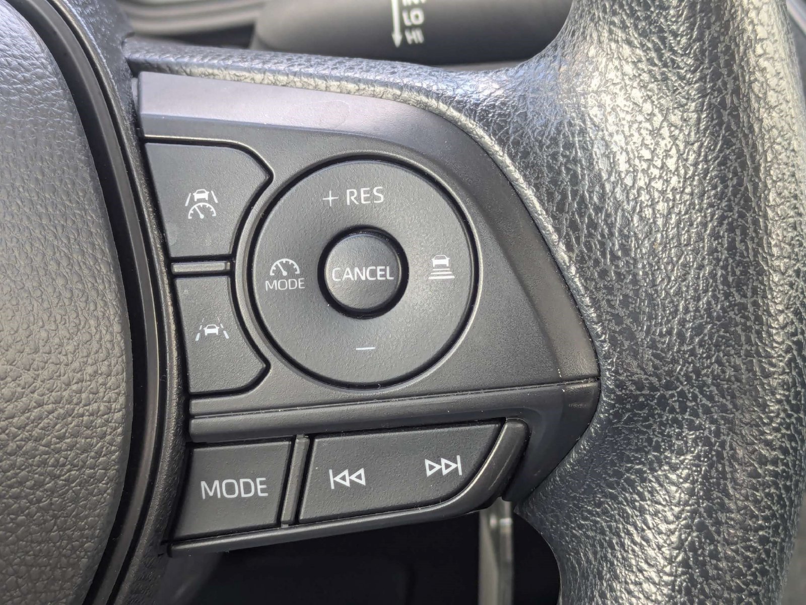 Used 2025 Toyota Corolla LE FWD image 25