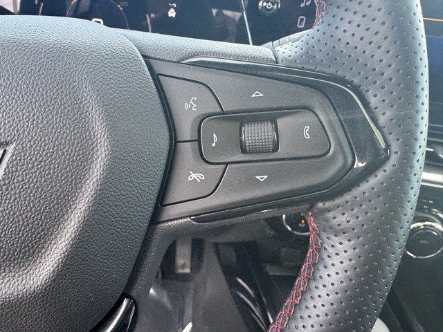 Used 2024 Chevrolet Trax RS w/ Sunroof Package image 17