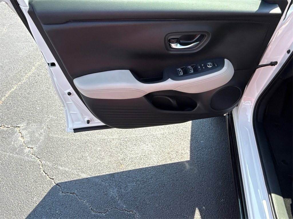 Used 2023 Honda HR-V EX-L image 10