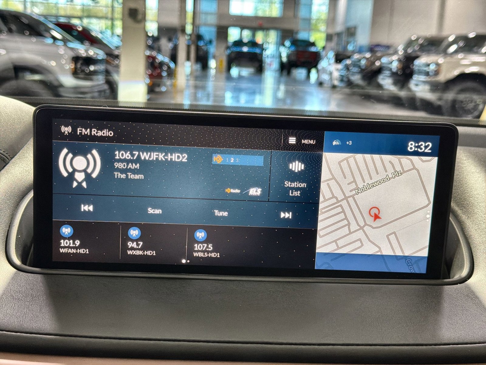 Used 2023 Acura MDX SH-AWD w/ Technology Package image 43