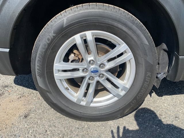 Certified 2022 Ford Explorer XLT w/ Equipment Group 202A image 9