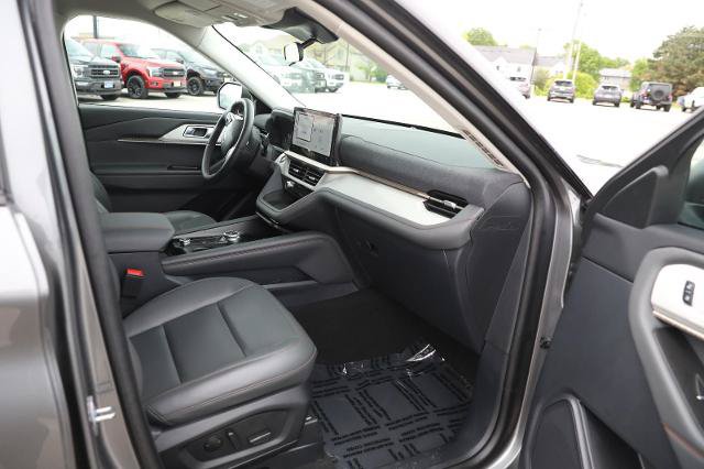 Certified 2025 Ford Explorer Active w/ Active Comfort Package AWD/4WD image 37