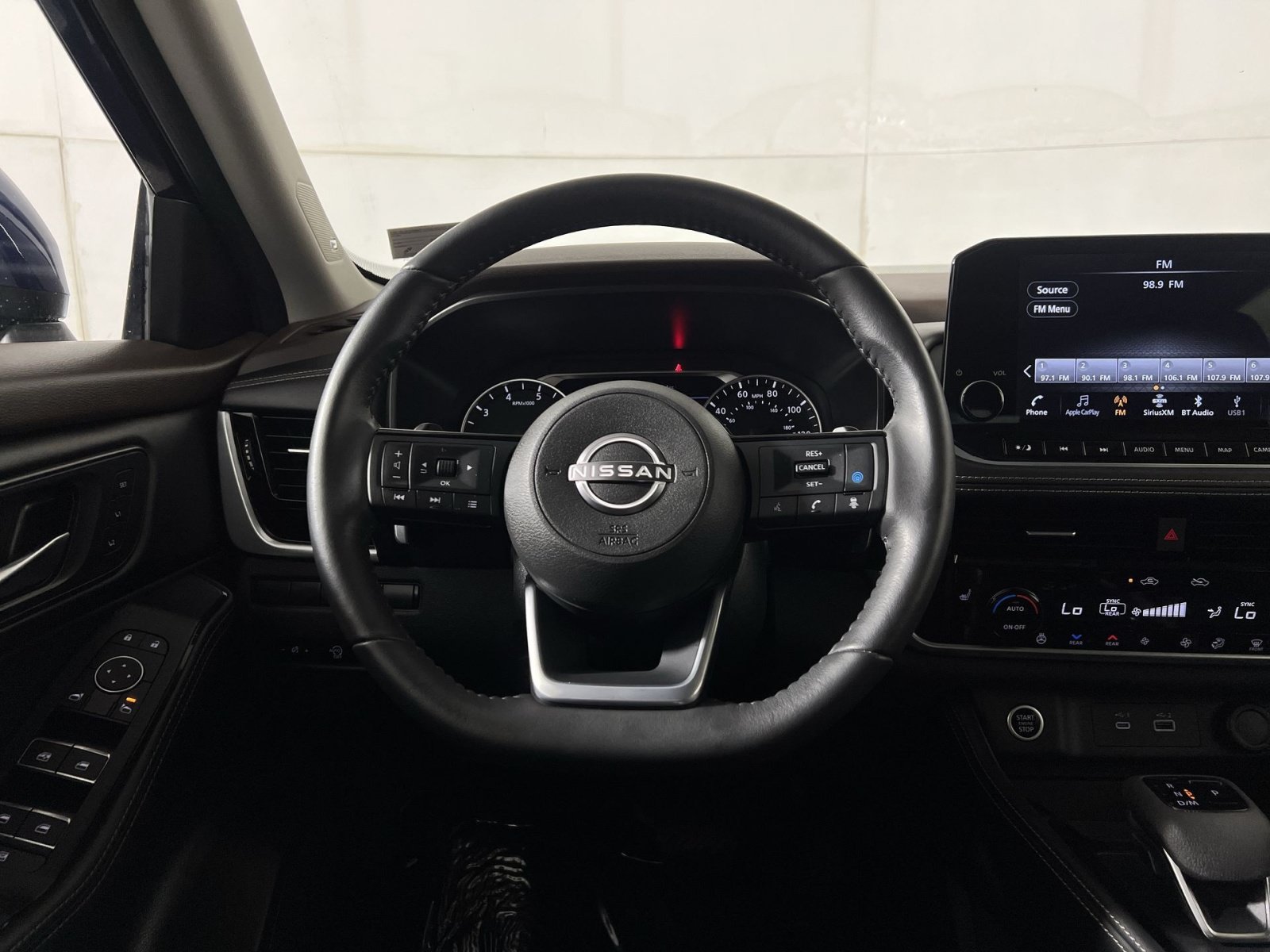 Used 2023 Nissan Rogue SL w/ SL Premium Package AWD/4WD image 16