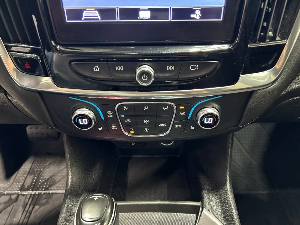 Used 2020 Chevrolet Traverse LT w/ Driver Confidence II Package AWD/4WD image 22
