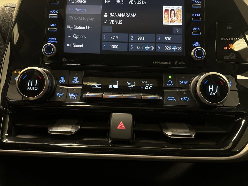 Used 2020 Toyota Highlander XLE image 40