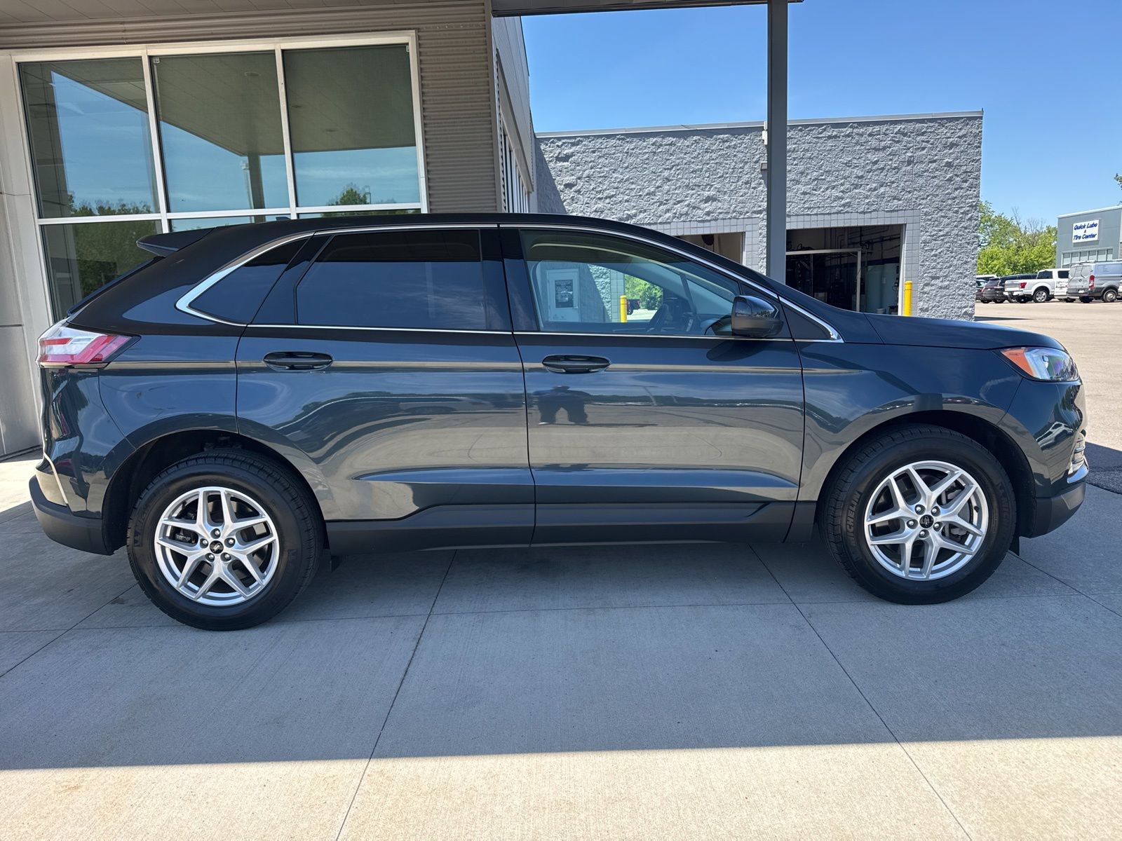 Certified 2024 Ford Edge SEL w/ Convenience Package AWD/4WD image 9