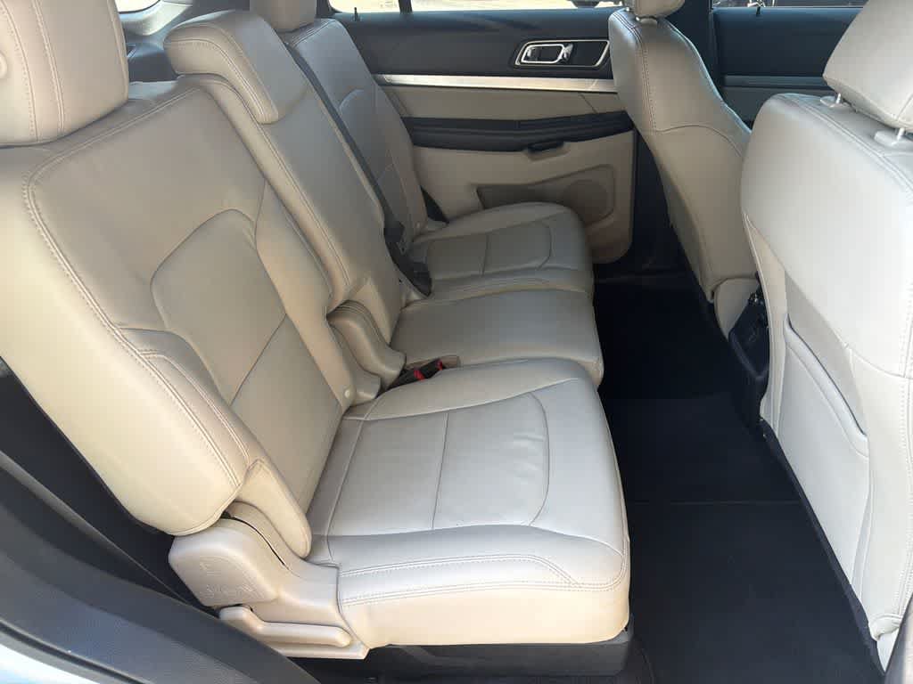 Certified 2018 Ford Explorer XLT w/ Equipment Group 202A FWD image 14