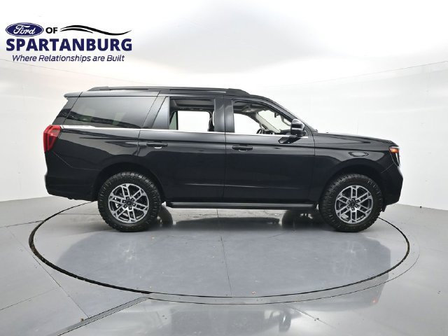 Certified 2025 Ford Expedition Active AWD/4WD image 8