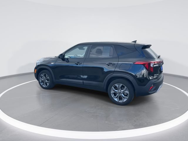 Used 2024 Kia Seltos LX AWD/4WD image 4