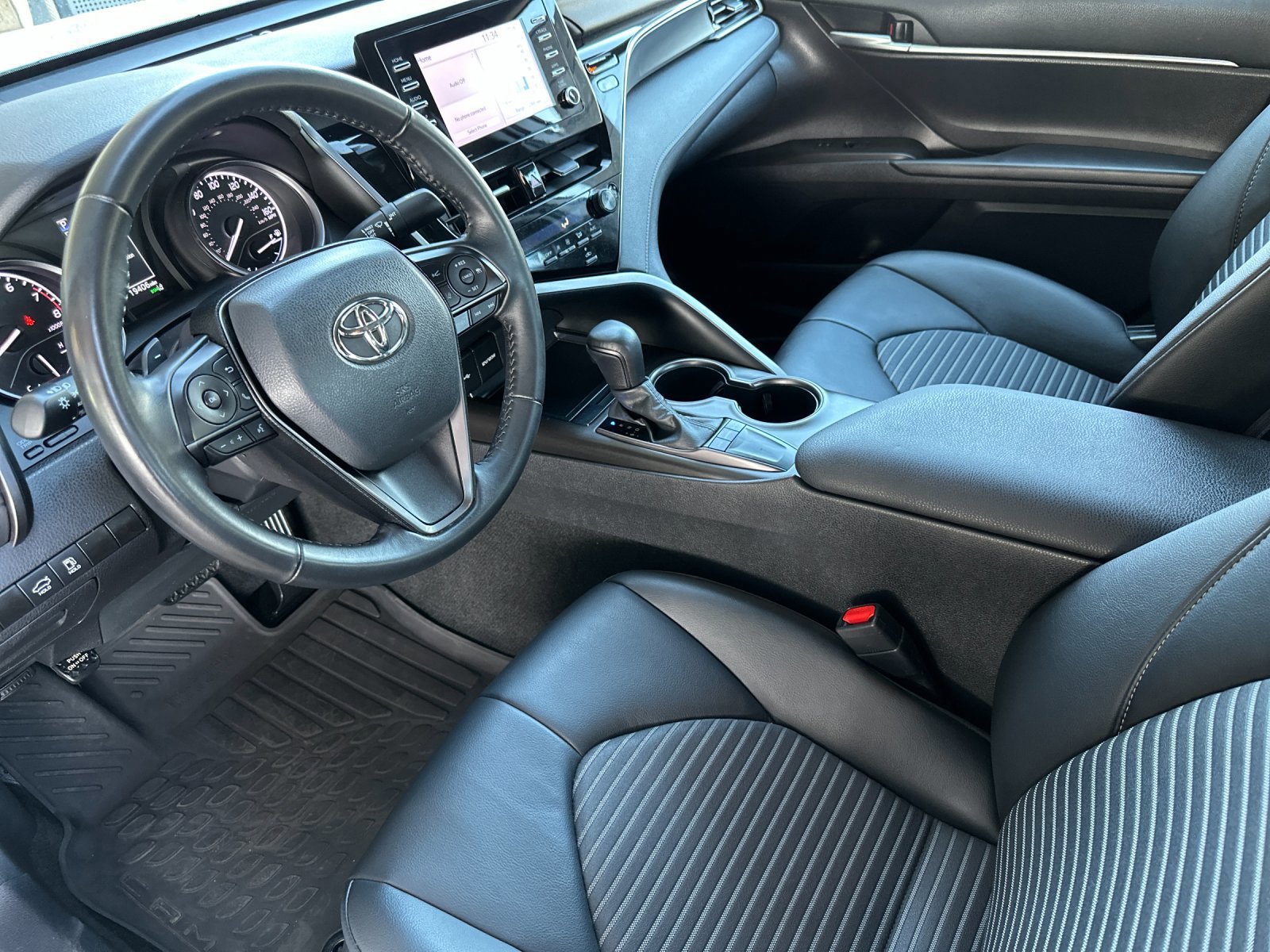 Used 2023 Toyota Camry SE image 10