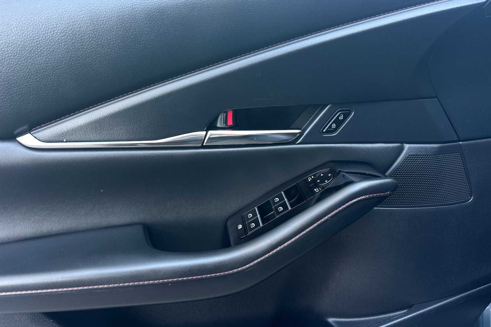 Used 2024 MAZDA CX-30 AWD 2.5 S w/ Preferred Package image 10