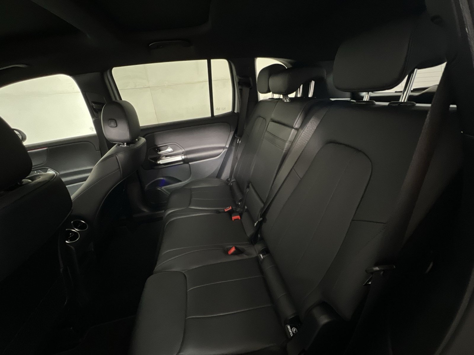 Used 2022 Mercedes-Benz GLB 250 4MATIC image 24
