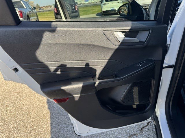 Certified 2022 Ford Escape Titanium w/ Class II Trailer Tow Package image 25