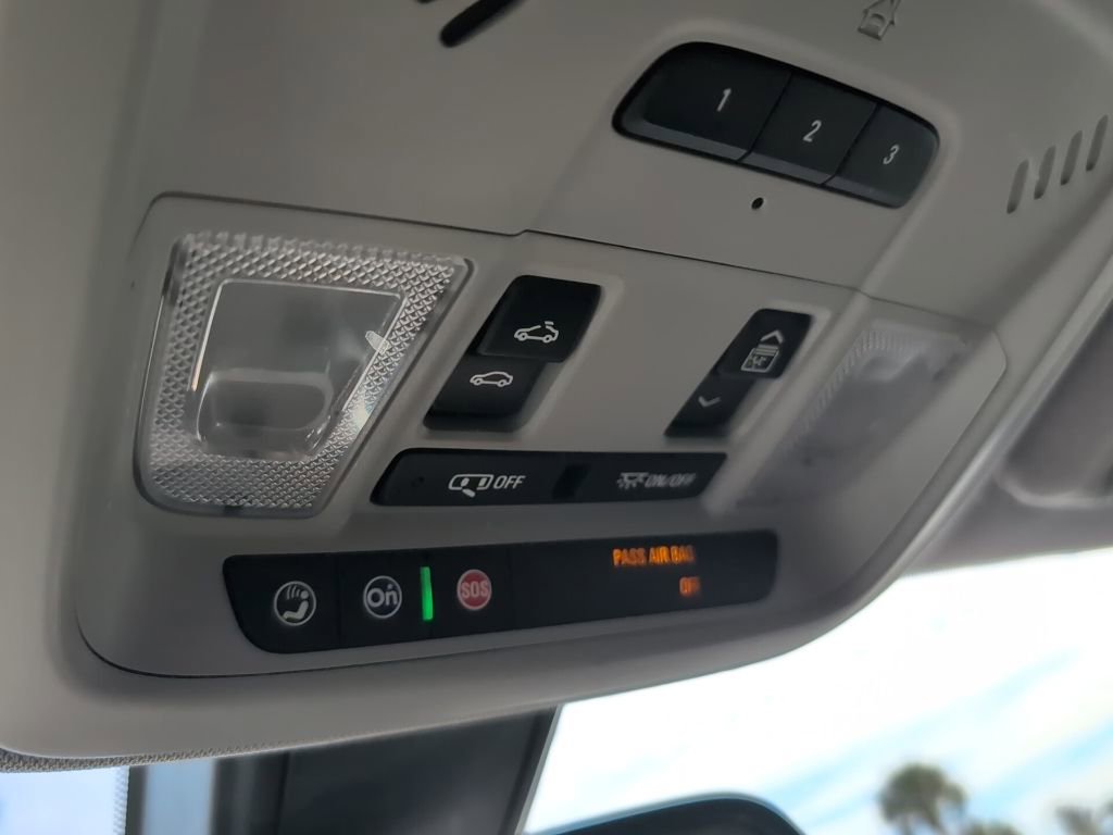 Used 2018 Chevrolet Malibu LT w/ Leather Package image 20