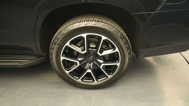 Used 2022 Chevrolet Tahoe RST w/ Luxury Package AWD/4WD image 9