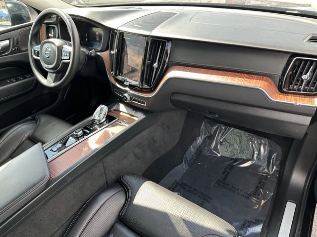Used 2024 Volvo XC60 T8 Ultimate AWD/4WD image 9