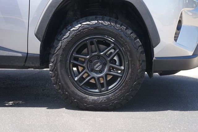 Used 2020 Toyota RAV4 XLE FWD image 4