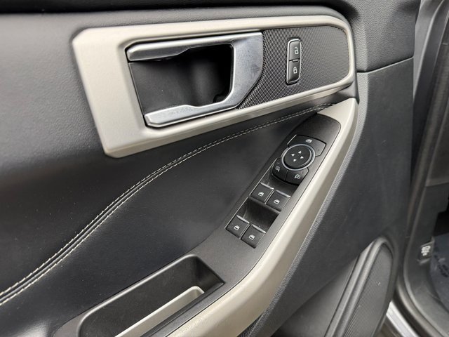 Certified 2022 Ford Explorer XLT image 11