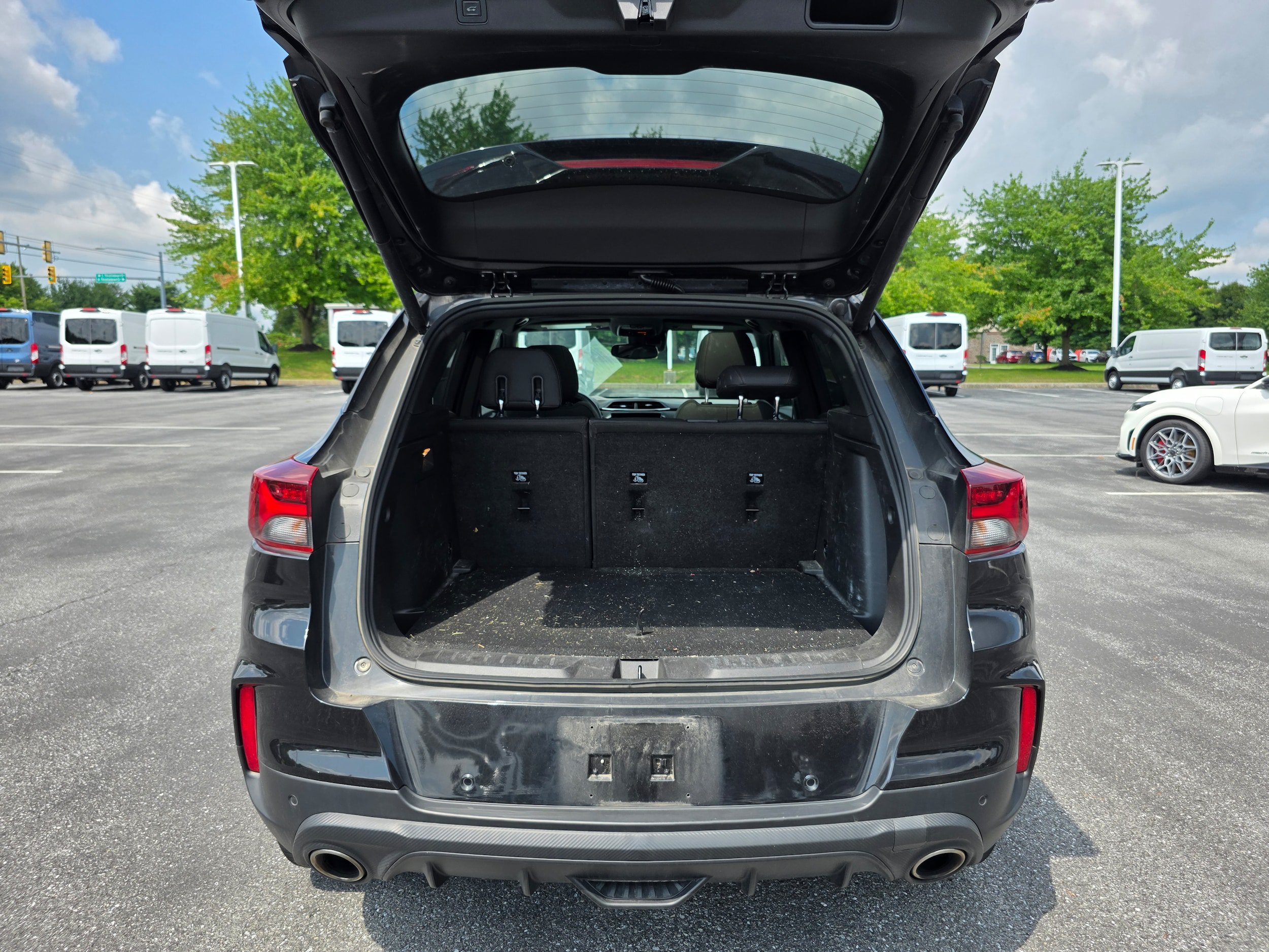 Used 2023 Chevrolet TrailBlazer RS w/ Sun and Liftgate Package AWD/4WD image 7