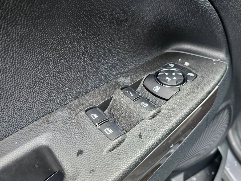 Certified 2021 Ford EcoSport SE image 20