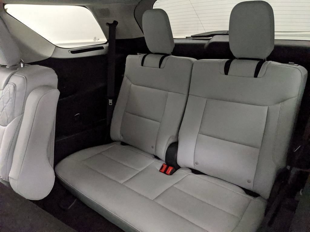 Certified 2025 Ford Explorer Platinum w/ Ultimate Package AWD/4WD image 47